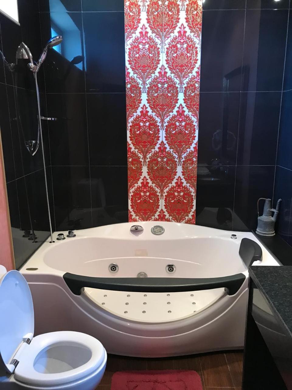 Villa Petrolea Hotel Baku Luaran gambar